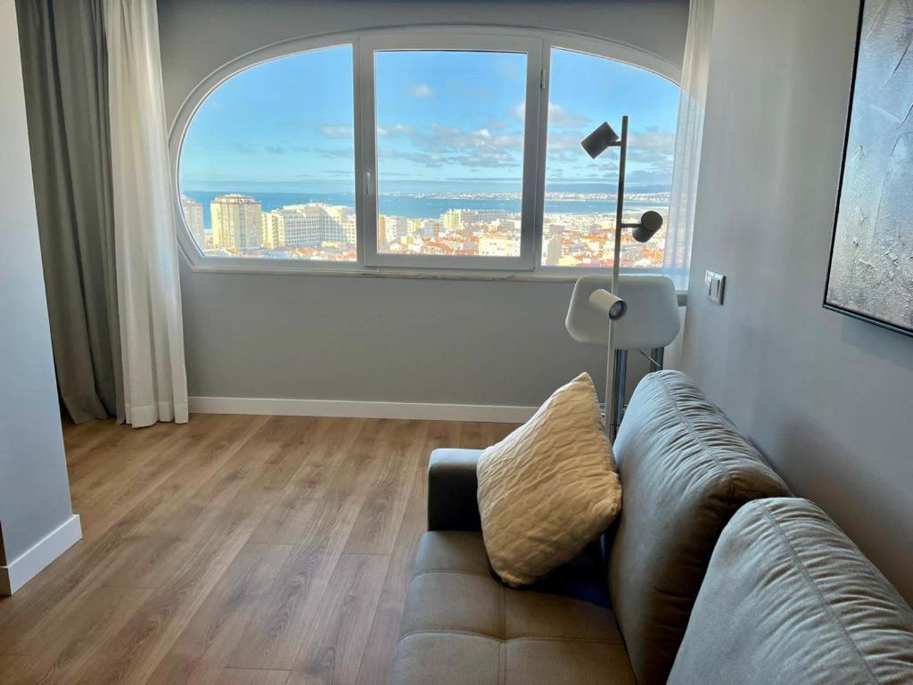 Appartamento T2 Com Uma Vista Deslumbrante Sobre O Atlantico! Costa da Caparica Esterno foto