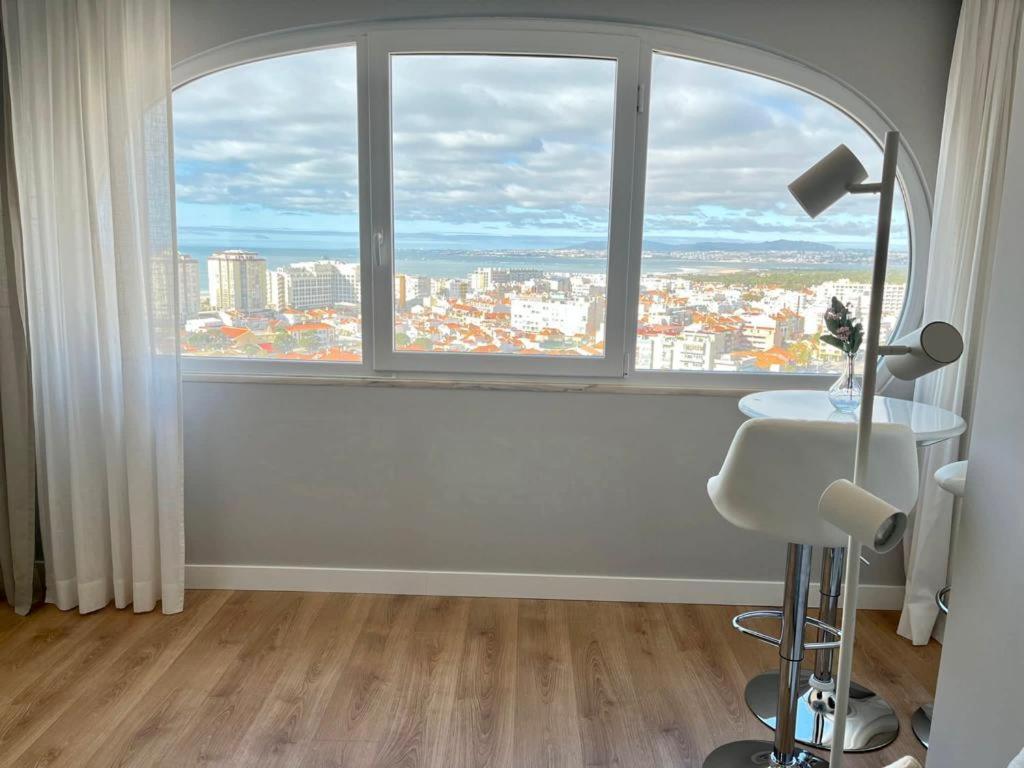 Appartamento T2 Com Uma Vista Deslumbrante Sobre O Atlantico! Costa da Caparica Esterno foto