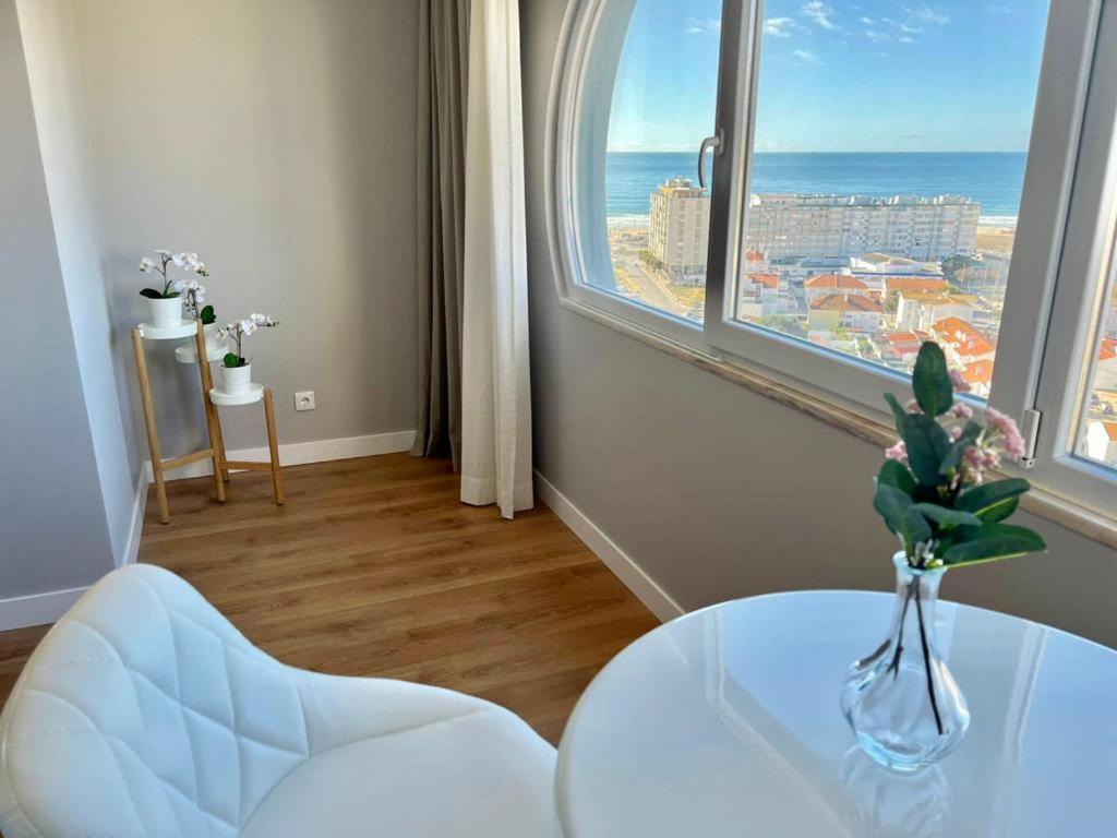 Appartamento T2 Com Uma Vista Deslumbrante Sobre O Atlantico! Costa da Caparica Esterno foto