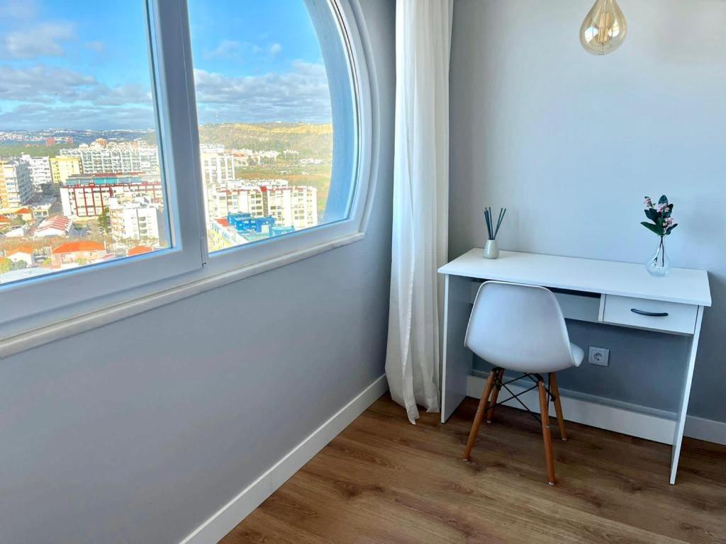Appartamento T2 Com Uma Vista Deslumbrante Sobre O Atlantico! Costa da Caparica Esterno foto